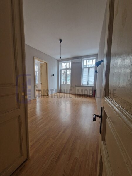 Piata Amzei Spatiu comercial in vila, etj. 1 + mansarda, 220 mp,