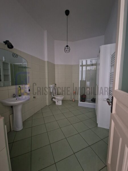 Piata Amzei Spatiu comercial in vila, etj. 1 + mansarda, 220 mp,