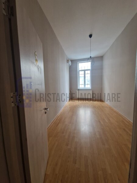 Piata Amzei Spatiu comercial in vila, etj. 1 + mansarda, 220 mp,